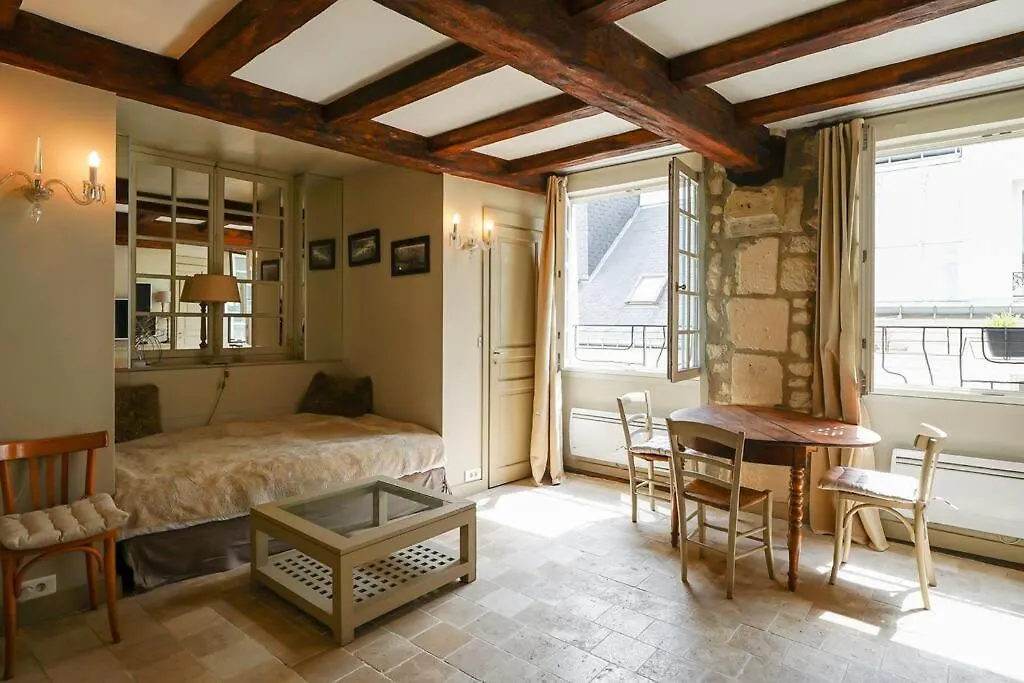 Coeur Du Marais - Grand 4 Personnes Apartment Paris
